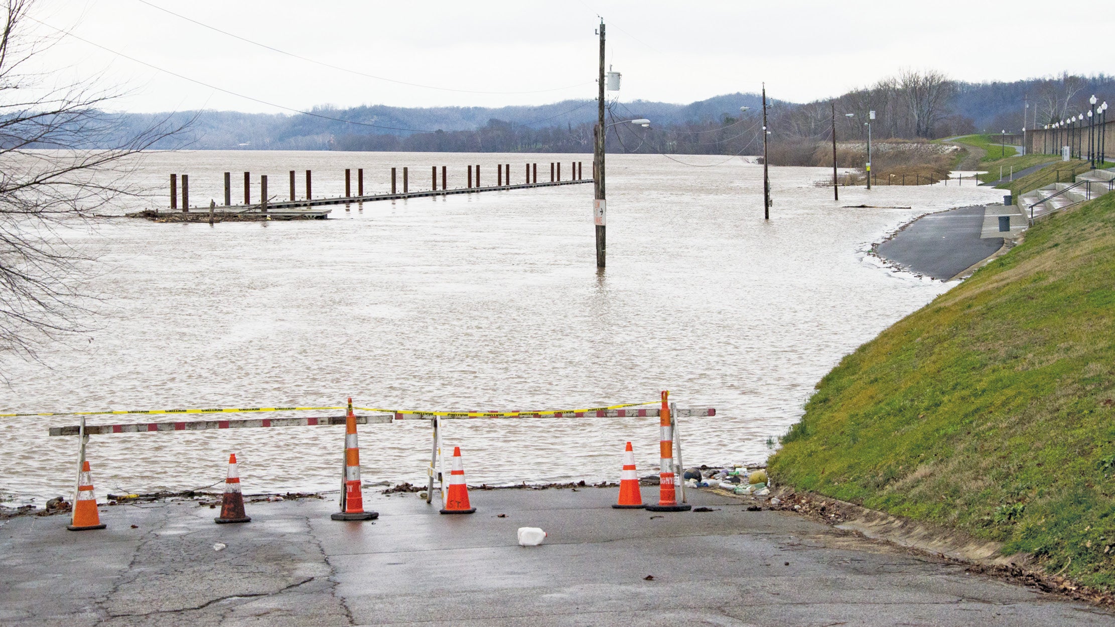 Flood control High water from Ohio River has Ironton putting up gate