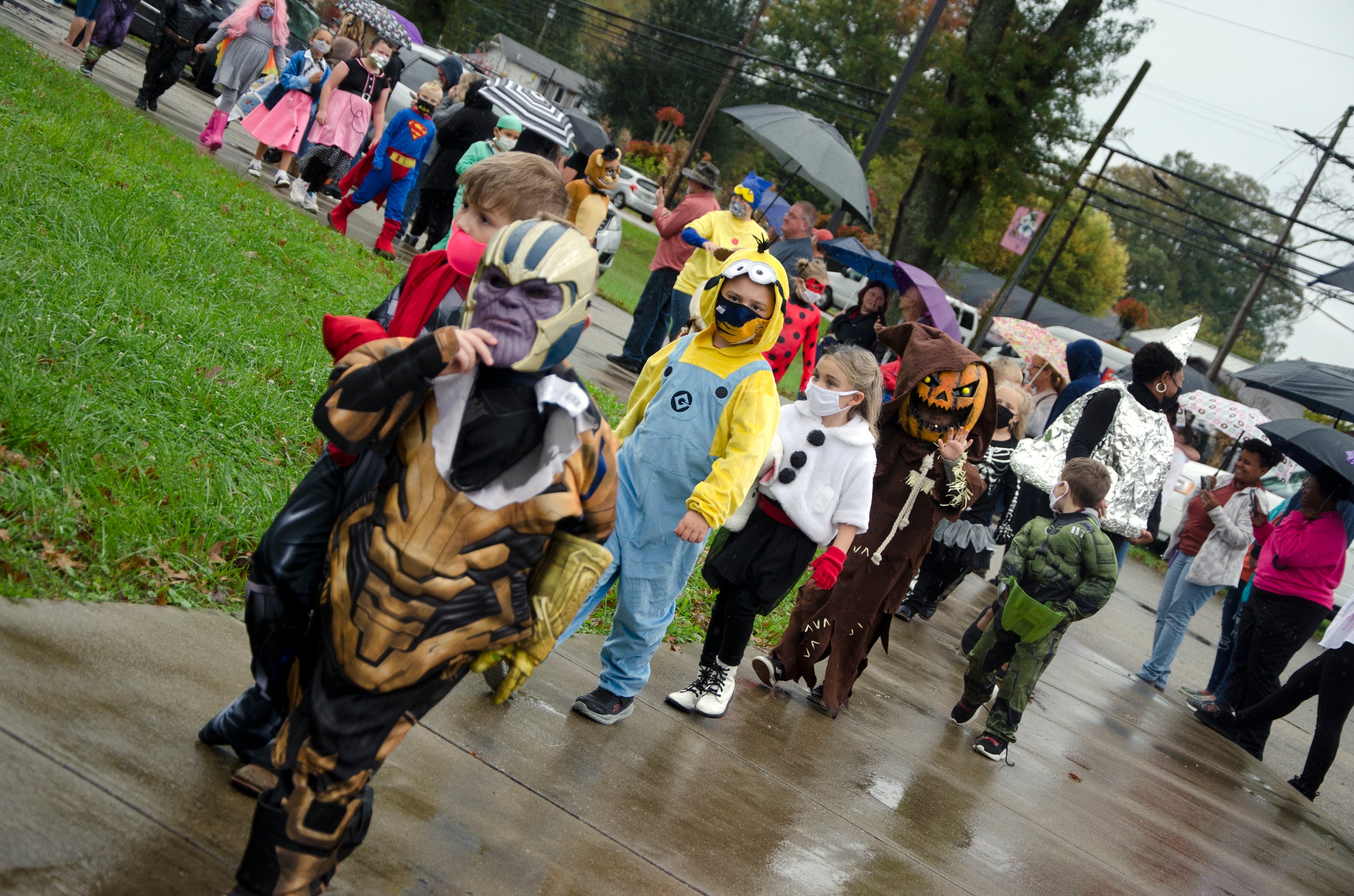 Burlington Elementary hosts Halloween parade (WITH GALLERY) The