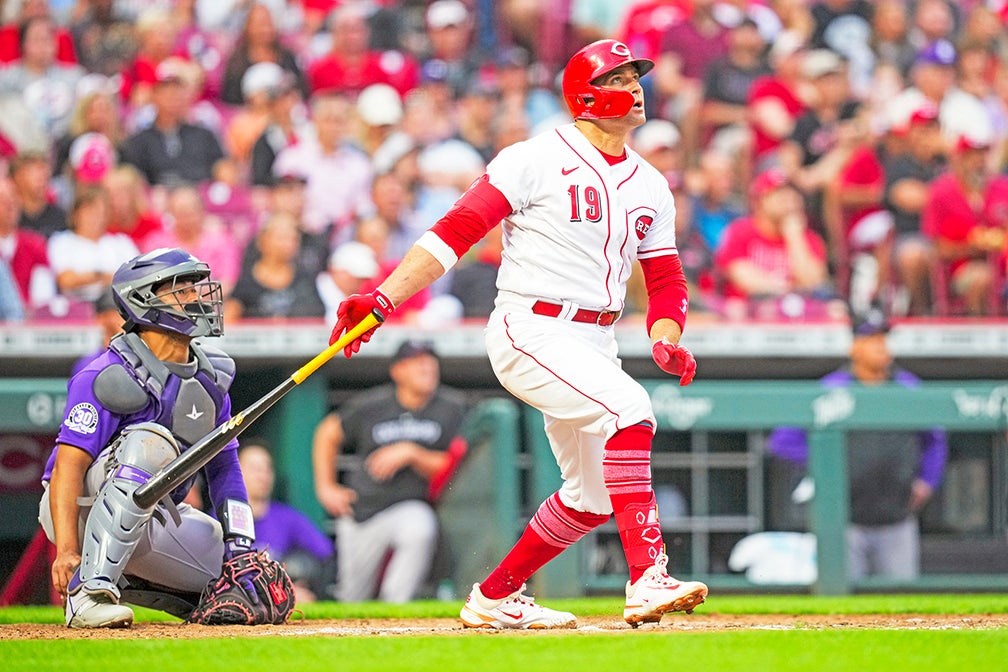 Joey Votto homers for Cincinnati in his first game of the 2023 season
