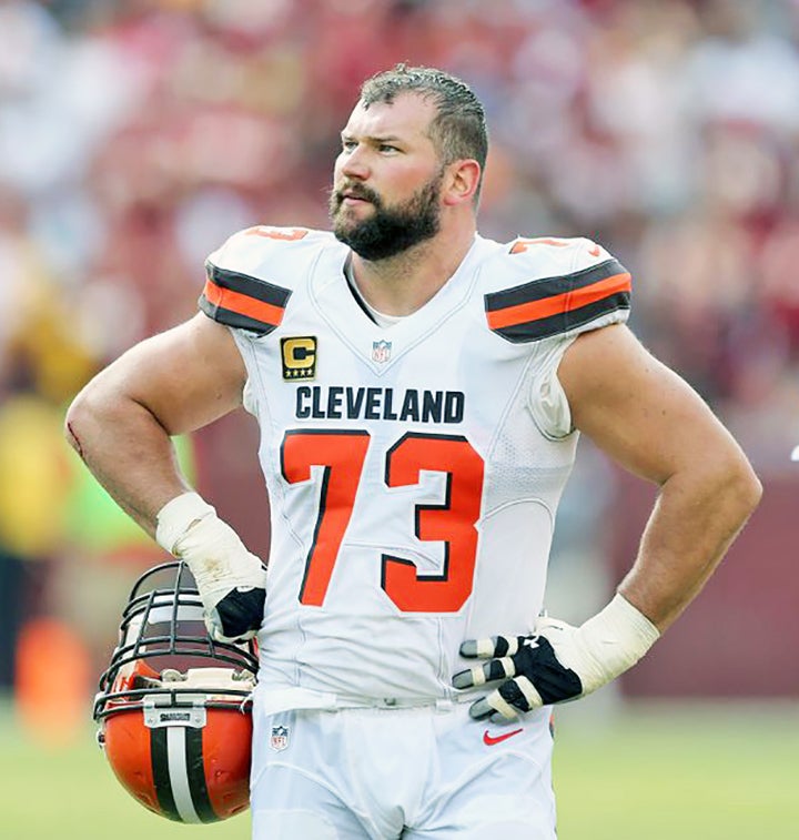 Browns' Joe Thomas done for season with torn triceps